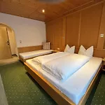 Gaestehaus Aloisia Apartamento *