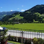 Gaestehaus Aloisia Apartamento *